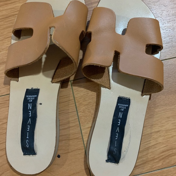 Steve Madden Slides - Size 5 - Picture 2 of 2